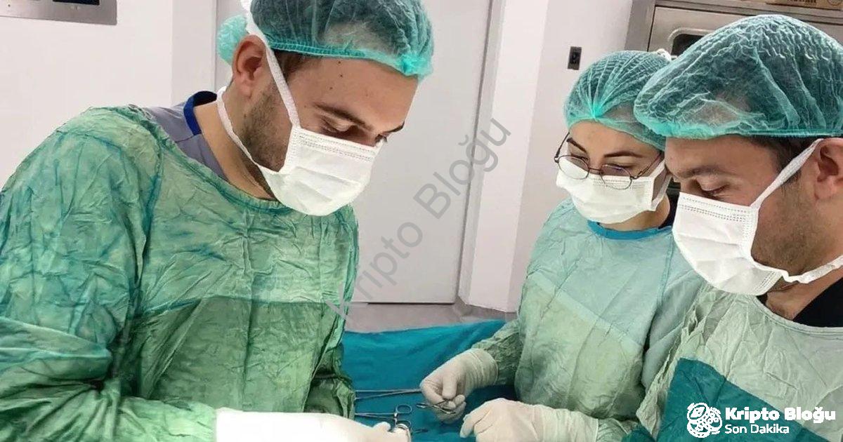 "Şuhut Devlet Hastanesi'nde Tıbbi Başarı: Yama Yöntemiyle Fıtık Ameliyatı" başlıklı haber için fotor